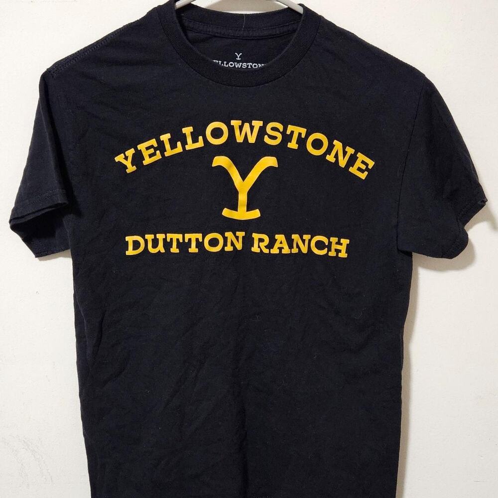 Yellowstone Dutton Ranch graphic tee sz S
